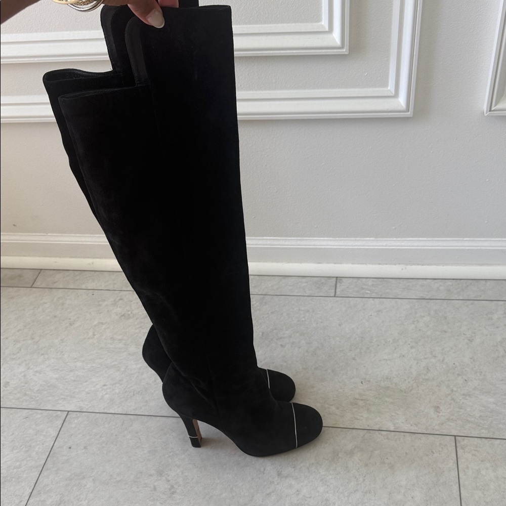 Chanel Elegant Black Knee-High Women's Boots-40